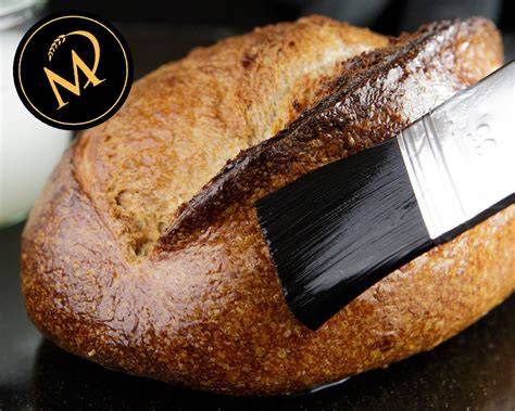 Glanzstreiche direkt nach dem Backen auftragen