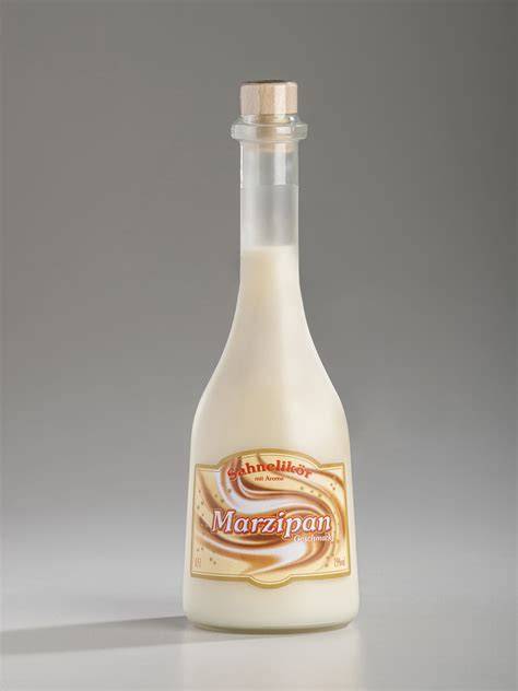 Glas Marzipan Sahnelikör als Digestif