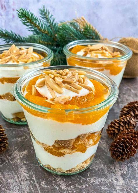 Glas mit Kürbis-Schichtdessert