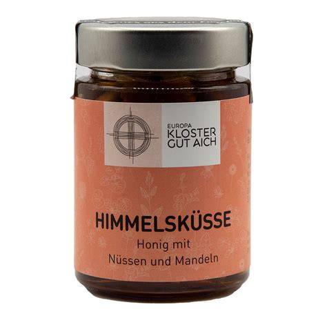 Glas mit Mandeln in Honig und Etikett