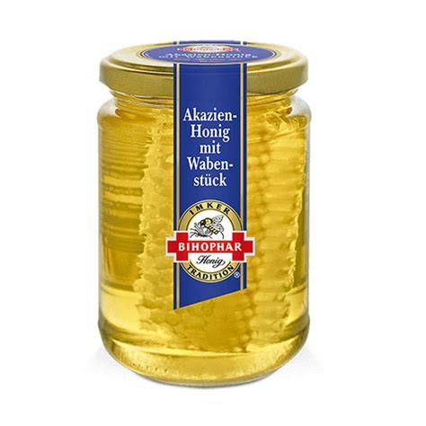 Glas mit Maronen im Honig