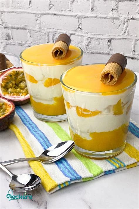 Glas mit Solero-Dessert und maracujatopping