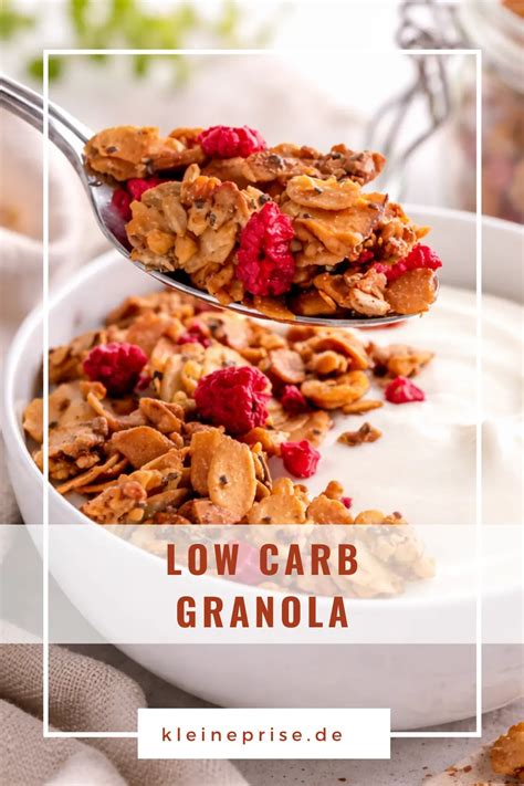Glas mit selbstgemachtem Low Carb Granola