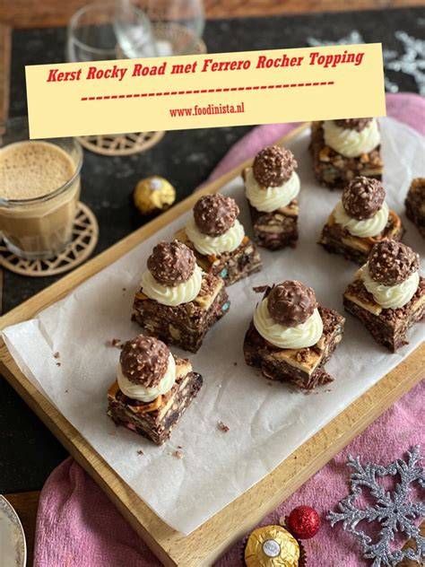 Glasränder in Kuvertüre getaucht, Golddekor, Rocher-Topping