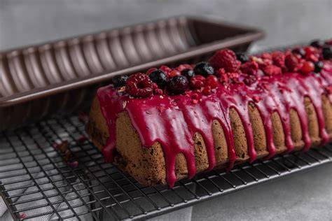 Glasur und Dekoration bei Rührkuchen