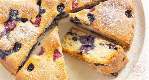 Glutenfreier Obstkuchen mit Beeren
