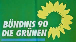 Grüne Erbsencrème als Farbkontrast zur Blutwurst-Praline
