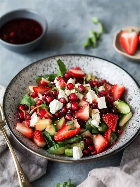 Granatapfel, Erdbeeren und Frischkäse in Kombi