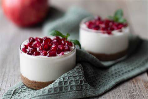 Granatapfel Cheesecake im Glas - geschichtetes Dessert