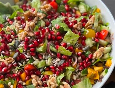 Granatapfelkerne und Chilischoten