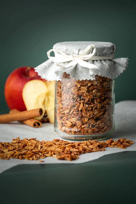 Granola als Geschenk in hübschem Glas mit Schleife