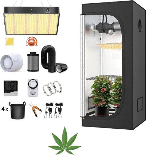 Growbox mit Lampe und Topf (Symbolbild)