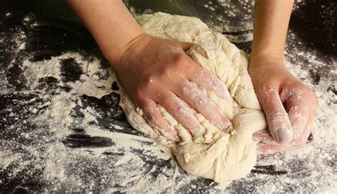 Grundteige im Vergleich: Rührteig, Biskuit, Mürbeteig - schematische Darstellung