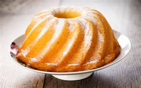 Gugelhupf auf Teller (Themenbild Kuchen)
