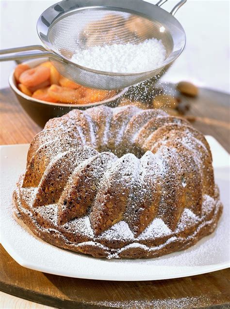 Gugelhupf mit Puderzucker