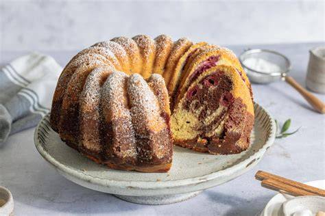 Gugelhupfform mit Marmorkuchen