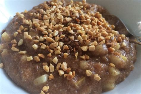 Habermus: Dinkelbrei mit Apfel, Galgant und Bertram