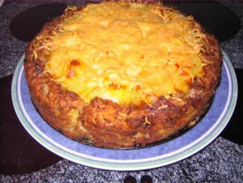Hackfleischtorte mit Kartoffelboden