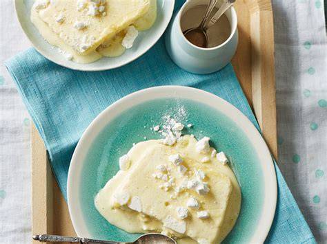 Halbgefrorenes mit Schokosauce und Limette