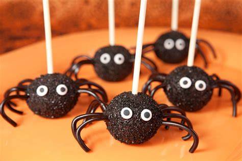 Halloween Cake Pops mit Zuckeraugen und Streuseln