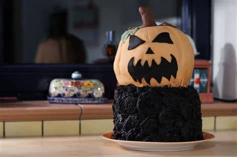 Halloween Torten Dekorations-Inspiration: Grab, Kürbis, Spinnen