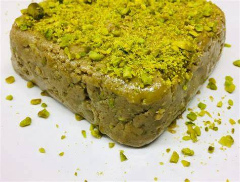 Halva mit Pistazien und Honig
