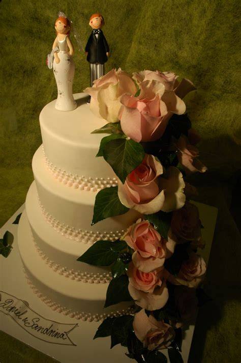 Handgearbeitete Hochzeitstorten einer Sindelfinger Konditorei