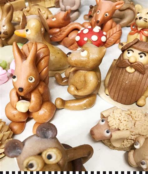 Handgefertigte Marzipanfiguren aus der Produktion