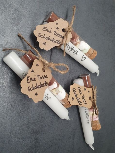 Handgemachte Kokos-Schokoriegel als Geschenk oder Snack