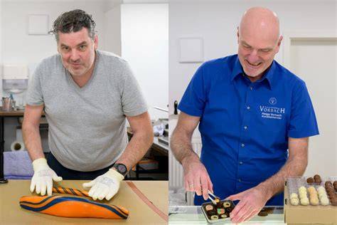 Handgemachte Pralinen und Stollen in der Produktion