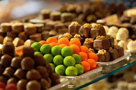 Handgeschöpfte Pralinen in der Manufaktur