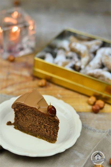 Haselnüsse und Nougat - Grundzutaten der Nougat-Krokant-Torte