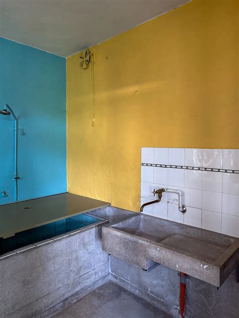 Haus Anton: Innenansicht mit originaler Kücheneinrichtung