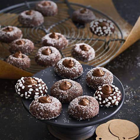 Hausfreunde - Marzipan Plätzchen mit Schokolade und Marmeladenfüllung