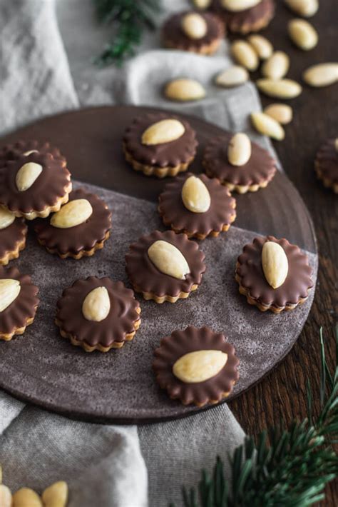 Hausfreunde Marzipan Plätzchen mit Schokolade - Backschritte und Ergebnis