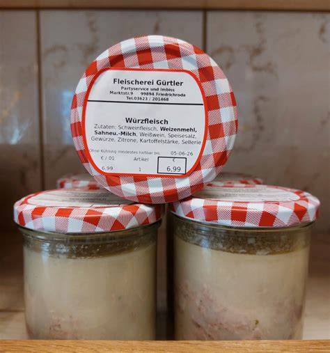 Hausgemachtes schwäbisches Gsälz im Glas mit Handbeschriftung
