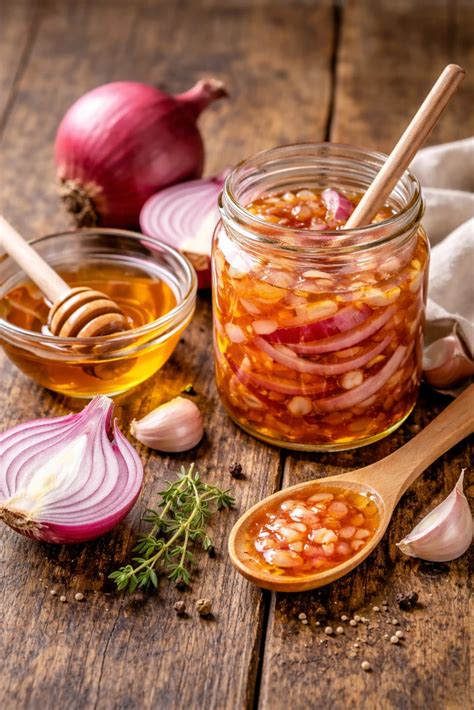 Hausmittel gegen Husten: Zwiebeln und Honig