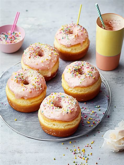 Hefe-Donuts mit Guss