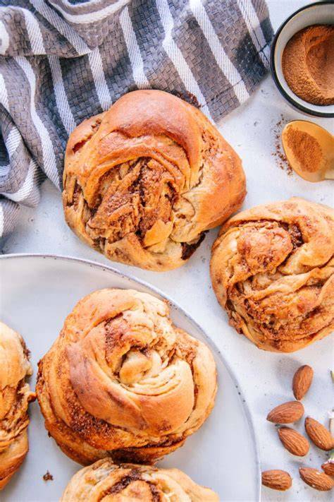Hefeteig ohne Zucker - Zusammensetzung und Aktivierung
