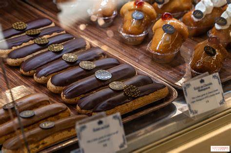 Heißgetränke-Auswahl in einer Pariser Pâtisserie