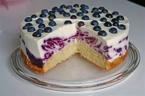 Heidelbeer Schmand Torte im Anschnitt, Nahaufnahme
