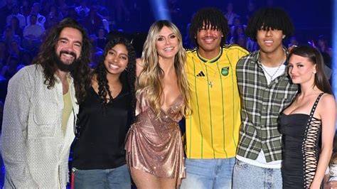 Heidi Klum mit Familie beim Festmahl