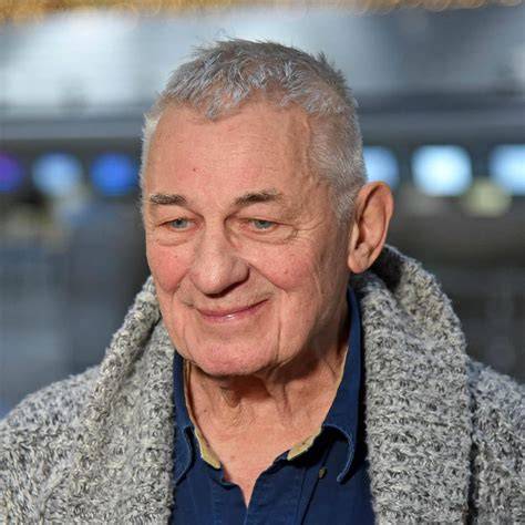 Heinz Hoenig im Krankenhaus mit Pflege