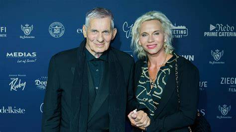 Heinz Hoenig und Annika bei den Emmy Awards 2025, Berlin