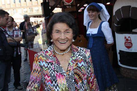 Henriette Schmidt-Burkhardt und Mitarbeiter, Unternehmensführung Frauenpower
