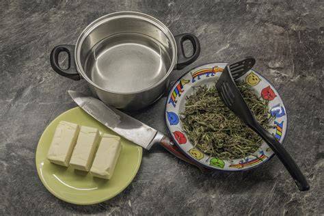 Herstellung von Cannabisbutter mit veganer Butter