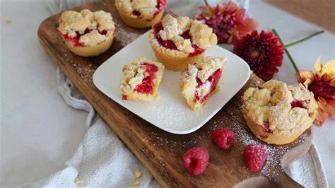 Herstellung von Streuseln und Mürbeteig für Muffins
