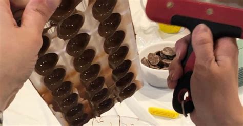 Herstellung von handgefertigten Schokoladenpralinen