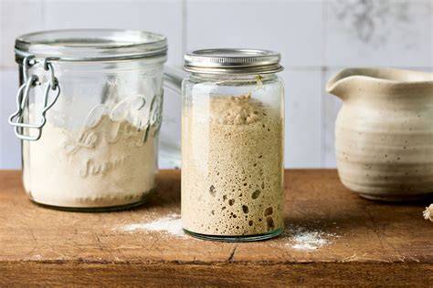Herstellungsprozess von Panettone: Teig, Sauerteig, Backen