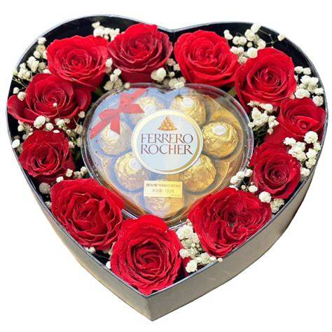 Herzförmige Pralinen in Geschenkbox